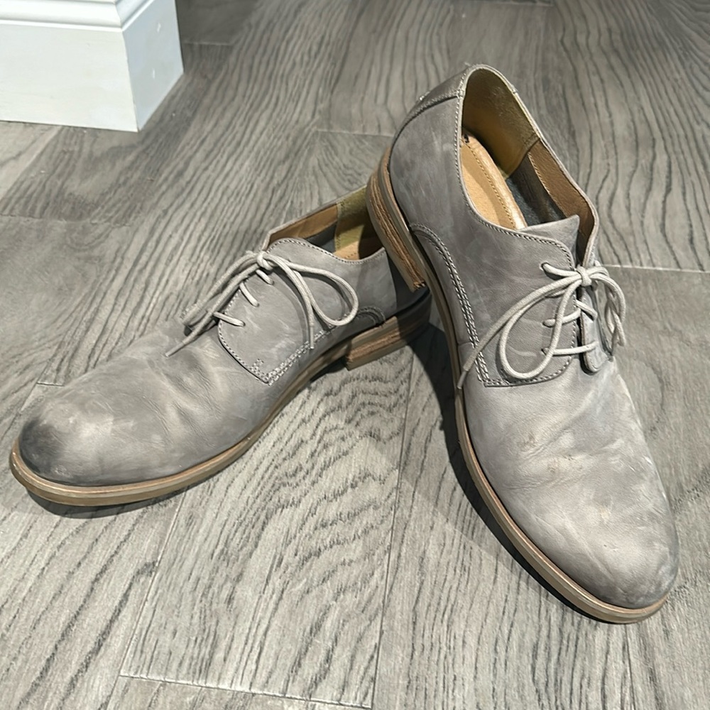 Johnston and Murphy gray leather shoes